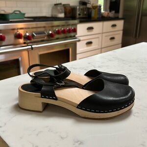 Swedish Hasbeens clogs strap sandal, black size 38